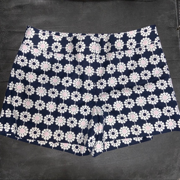 LOFT Pants - Cute LOFT Floral Print Shorts